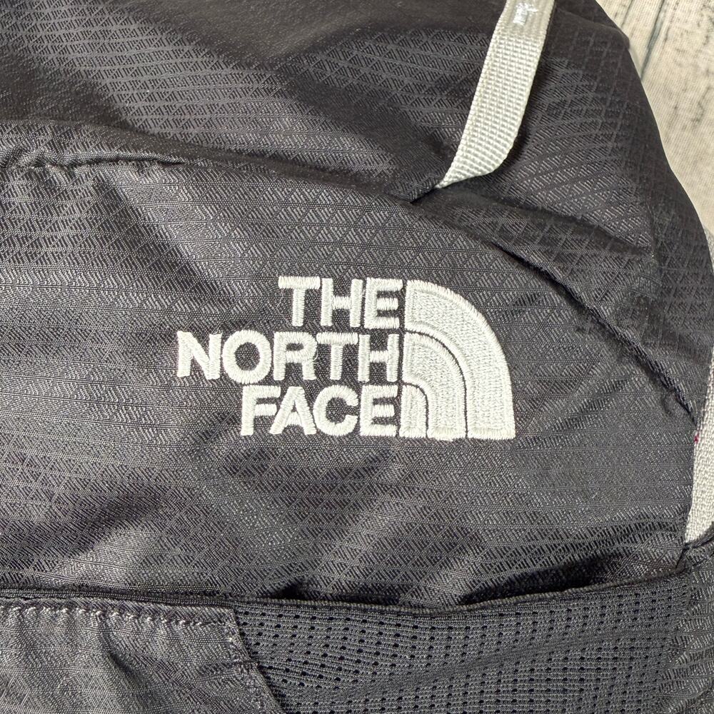The North Face Litus 22 Backpack Black Gray Hiking Daypack Nylon L/XL - Picture 6 of 15